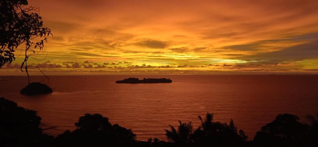 The View Padang, Amazing View, 8 Mins Mentawai Fast Ferry, Cold Beer,Close To Restaurants Padang (Sumatra) Exterior photo
